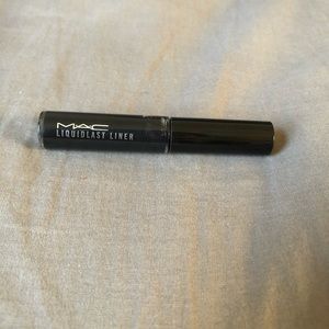 Mac mini liquid eyeliner